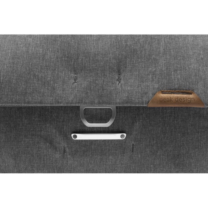 Peak Design Peak Design Everyday Messenger 13l V3 - Ash - Image 3
