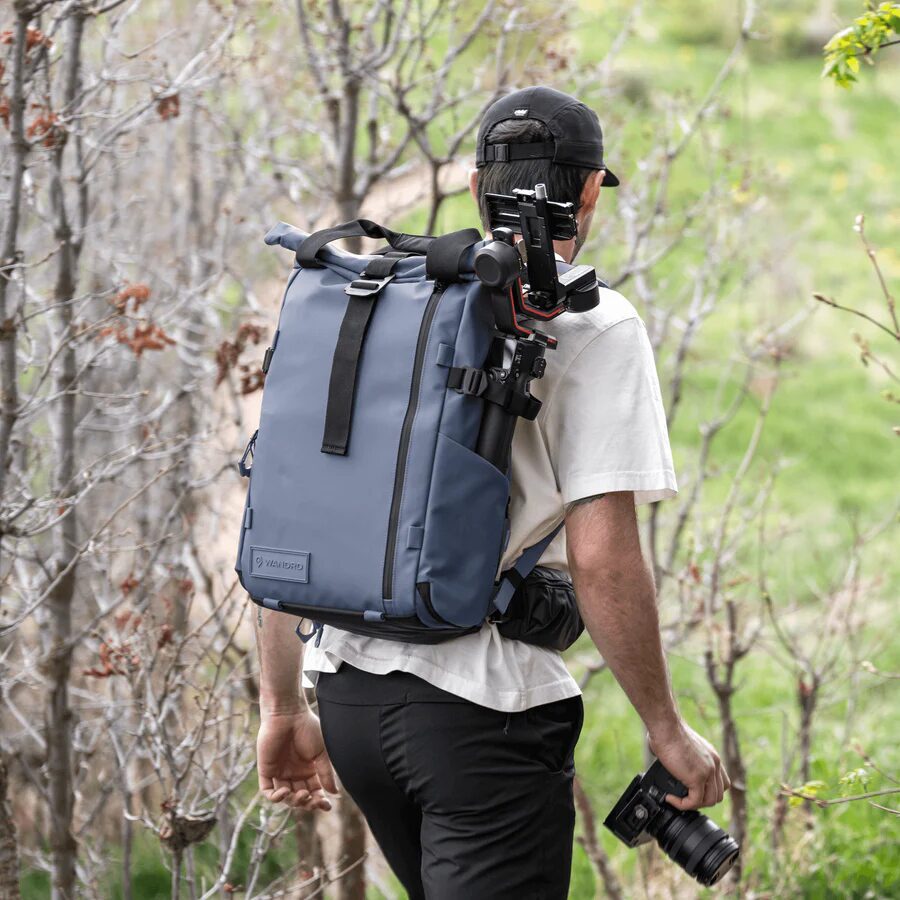 WANDRD Wandrd PRVKE 21l Aegean Blue Photo Bundle V4 - Image 3